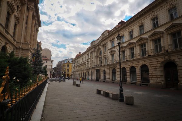 Bucharest_-_Lipscani_Street_-_Leipziger_Straße_(28488410741)-min